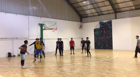 衡阳市铁一中学生体育馆木地板完工验收