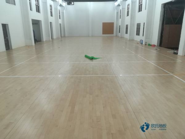 大学体育场木地板厂家报价