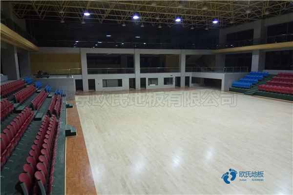 45度斜铺龙骨体育篮球木地板安装公司