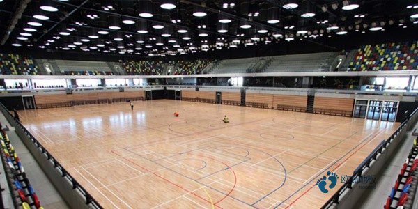 悬浮体育地板施工队