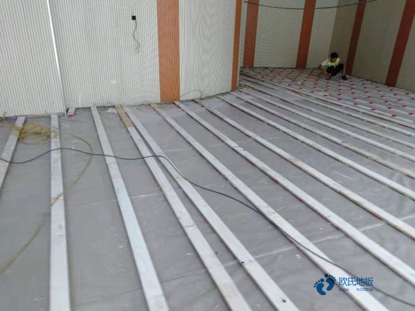 学校运动场馆木地板施工流程