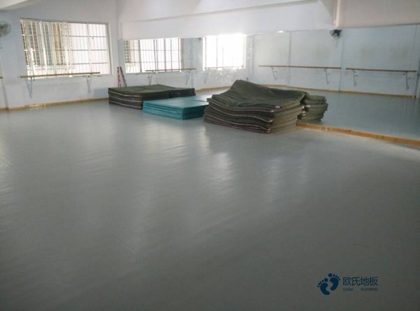 学校体育运动地板施工队