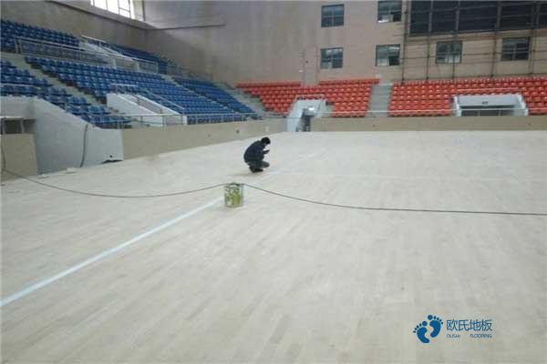 哪里有体育运动地板厂家报价
