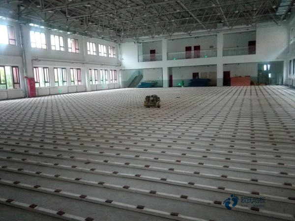 那有篮球场木地板哪个品牌好