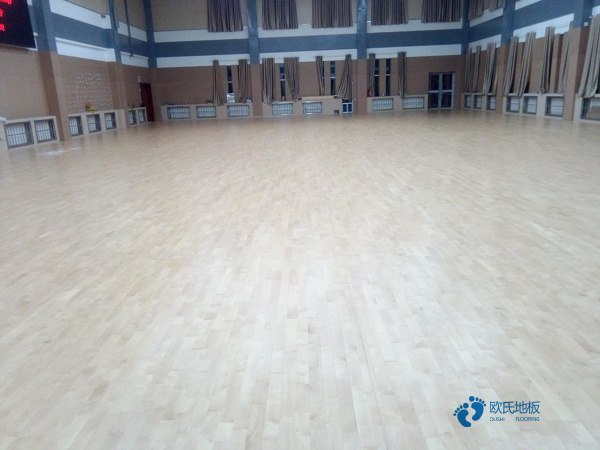学校运动场地地板施工