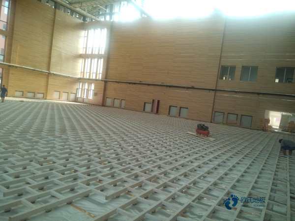 学校运动场地板施工流程