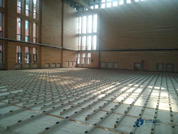 学校运动场地板施工流程