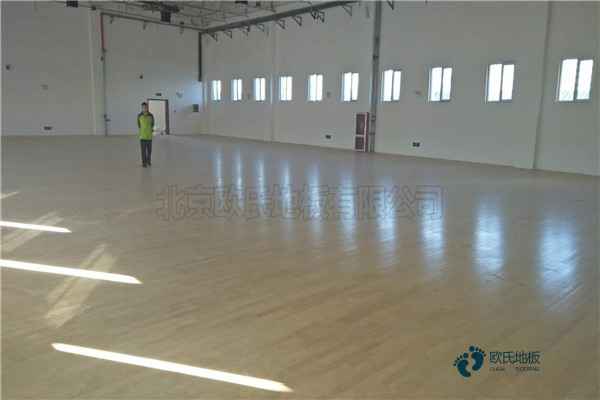 学校篮球场馆地板施工方案