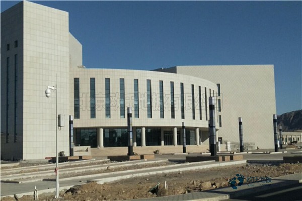 学校篮球场馆地板施工方案