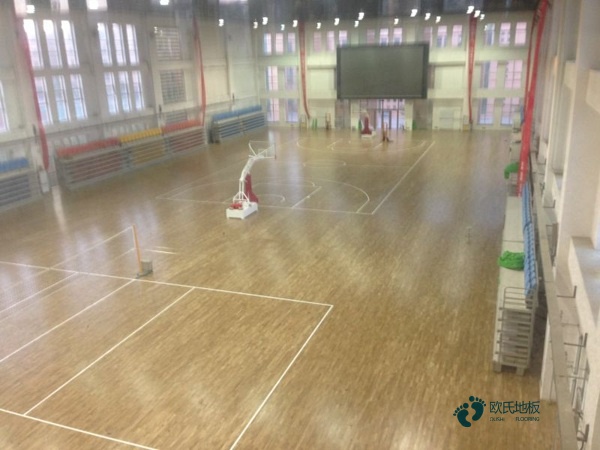 学校篮球场木地板厚度