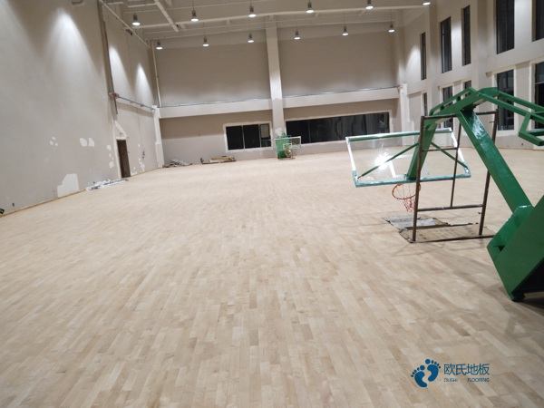 那里有篮球木地板每平方价格