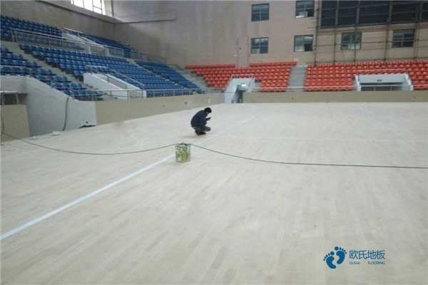 双层龙骨运动体育木地板3