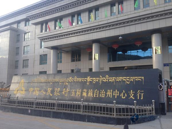 定做篮球体育地板贵不贵