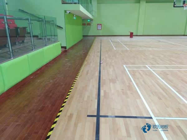 体育篮球木地板维修2