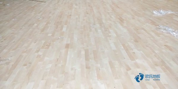 悬浮式篮球运动木地板区别