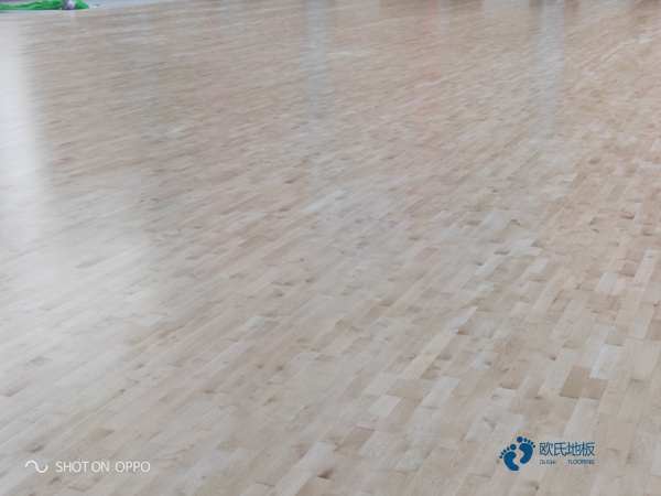 用什么体育地板要多少钱