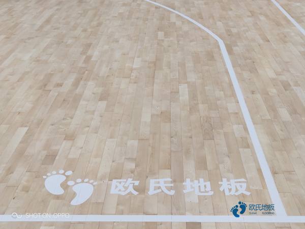 用什么体育地板要多少钱