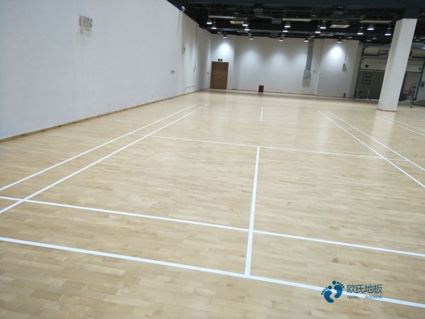 悬浮篮球运动木地板龙骨的作用