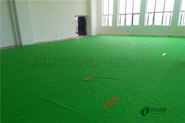 国产篮球地板施工流程3