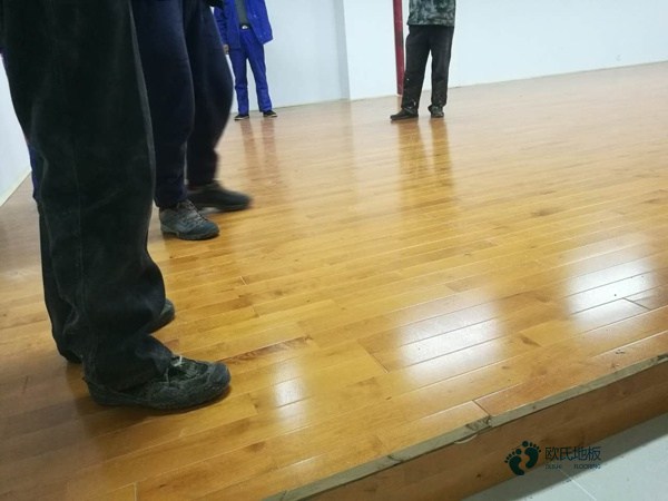 国标体育地板哪里便宜