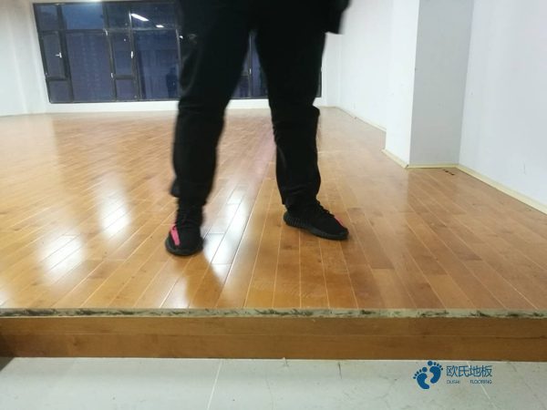 国标体育地板哪里便宜