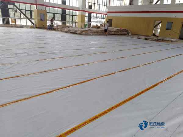 大学体育场木地板施工方案1