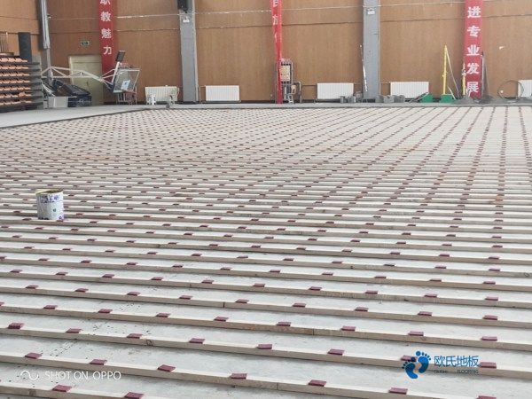 实木篮球场地地板施工价格1