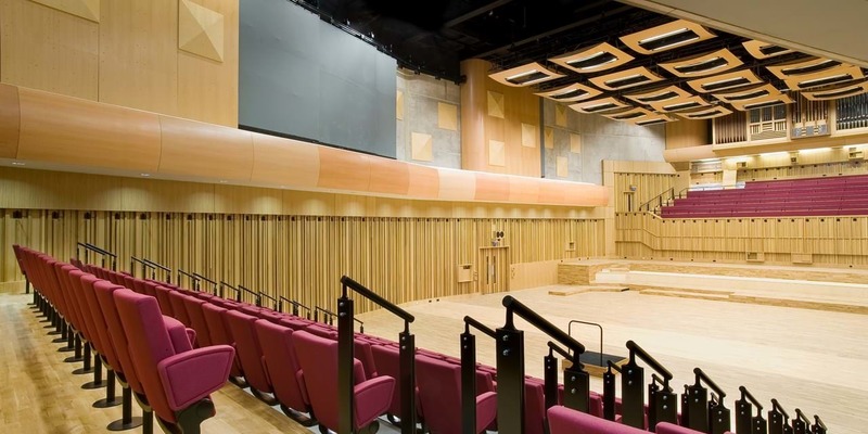 俄勒冈松舞台体育场木地板施工3