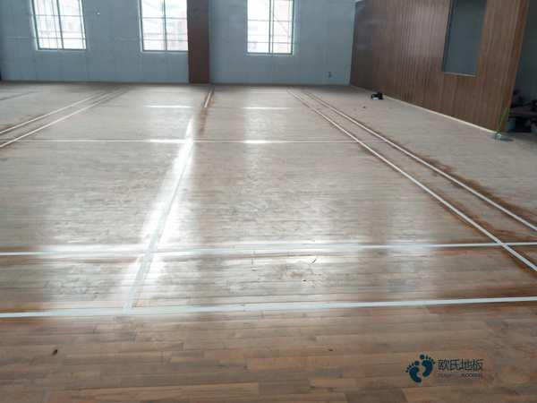 用哪种体育地板哪个牌子性价比高