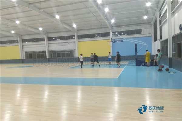 国产运动篮球地板施工流程3