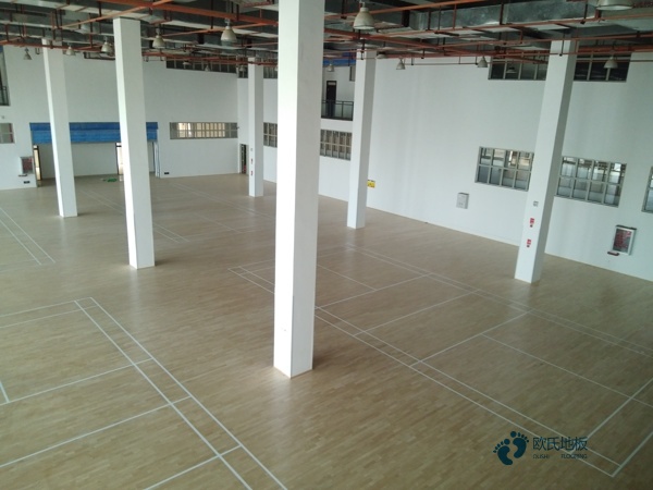 大学体育馆木地板施工单位1