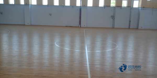 定做体育场木地板哪种牌子好3