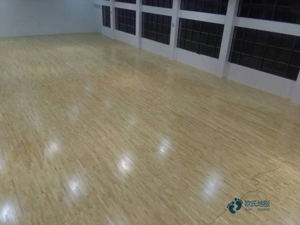 篮球木地板哪个牌子更好