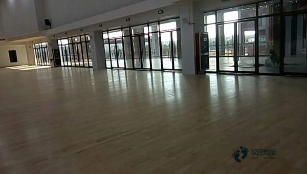 国标体育运动地板施工流程1