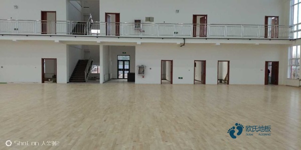 国标运动体育木地板施工方案1