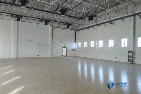 学校运动场馆地板施工流程2